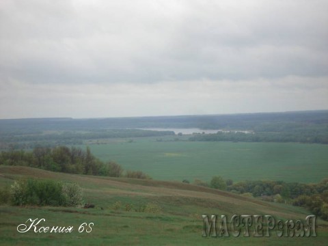 Человек современного вида зародился в Восточной Африке около 150-200 тыс. лет назад. Мы все об этом знаем. Но то. что около 47-45 тыс. лет до н.э. люди современного физического вида появились на юге Русской равнины и Среднем Дону в Костёнках, думаю мало кто знает.А археологи полагают, что именно в Костёнках Воронежской области возникли первые очаги европейской культуры. Именно отсюда началось заселение Восточной и Западной Европы! Вы только вдумайтесь в это: вся Европа, оказывается, пошла из Воронежа!