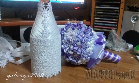 Свадебная композиция(букет невесты,бутылочки,бокалы)