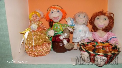 Барышня шкатулка,домовенок Ерошка(о нем чуть ниже!),ангелочек с кудрявой головушкой,и кукла--конфетница Лизонька!