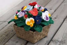 Анютины глазки, связанные крючком.