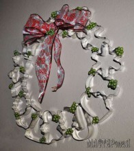 cookie-cutter-wreath-side_0.jpg